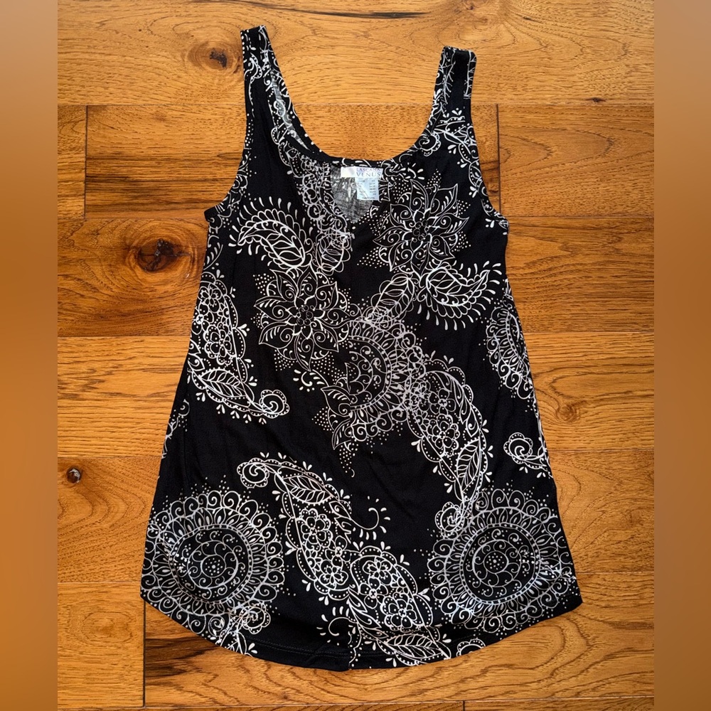 Venus Lascana Black And White Floral Paisley Tank Top Size XS